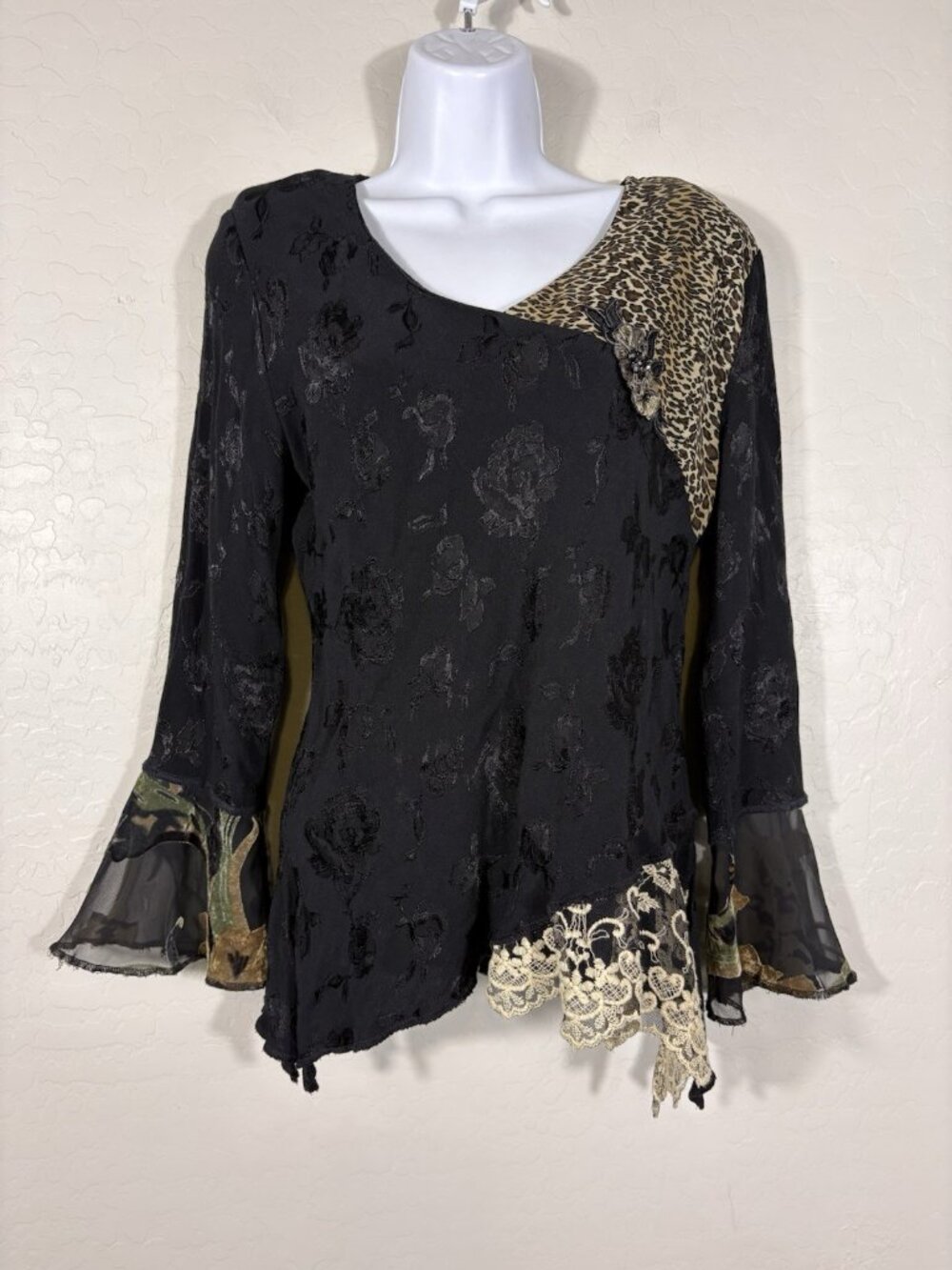 VTG 90’s Spencer Alexis Velvet burnout Sleeves Goth lace beaded Animal Print Top